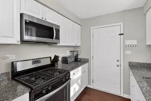 522 Apache Ln, Carol Stream, IL 60188 - Photo 8