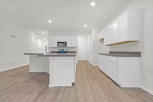 5913 Hawkweed Dr, Naperville, IL 60564 - Photo 6