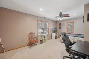 293 Abbotsford Ct, Glen Ellyn, IL 60137 - Photo 16