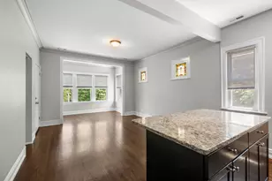 8548 S Exchange Ave, Chicago, IL 60617 - Photo 6