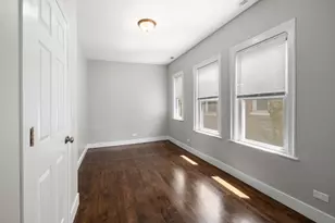 8548 S Exchange Ave, Chicago, IL 60617 - Photo 18