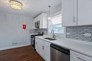 9107 S Dante Ave, Chicago, IL 60619 - Photo 8