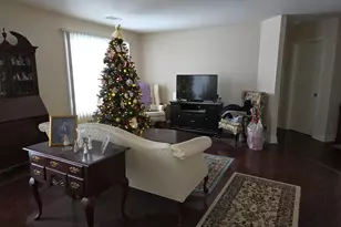 2466 Charleston Dr, Schaumburg, IL 60193 - Photo 8