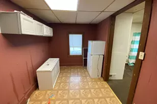 609 W Pleasant St, Freeport, IL 61032 - Photo 12