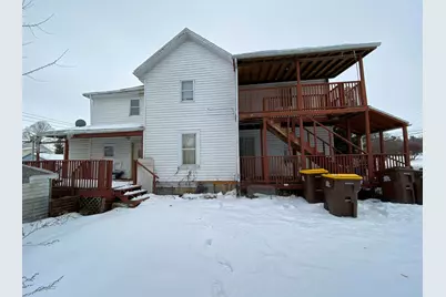 609 W Pleasant Street, Freeport, IL 61032 - Photo 2