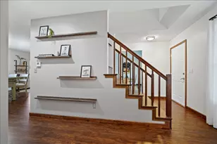 404 Lake Shore Cir, Bloomington, IL 61704 - Photo 8