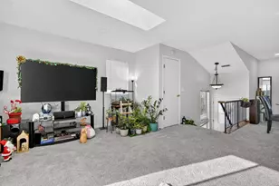 1913 Windsong Dr, Schaumburg, IL 60194 - Photo 10