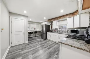 866 Greenbay Ave, Calumet City, IL 60409 - Photo 16