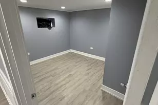 9601 S Harvard Ave, Chicago, IL 60628 - Photo 8