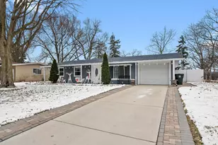 11 Greenfield Rd, Montgomery, IL 60538 - Photo 2