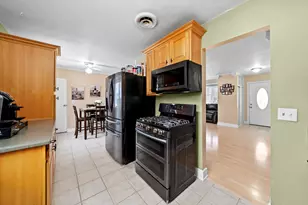 11 Greenfield Rd, Montgomery, IL 60538 - Photo 6