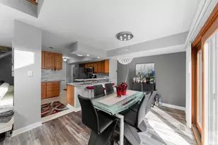 15513 Whitehall Ln, Orland Park, IL 60462 - Photo 6