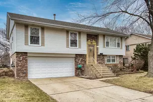 805 Stowell Ave, Streamwood, IL 60107 - Photo 2