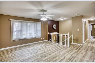 805 Stowell Avenue, Streamwood, IL 60107 - Photo 4