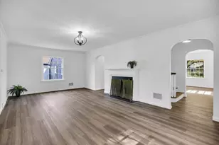 1212 W Healey St, Champaign, IL 61821 - Photo 10