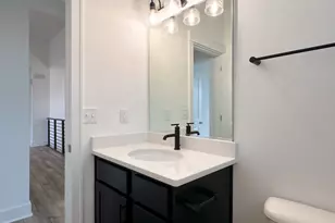 668 E Becker Pl, Sycamore, IL 60178 - Photo 12