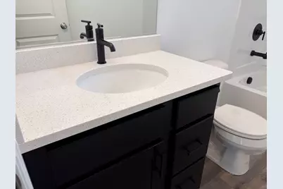 668 E Becker Place, Sycamore, IL 60178 - Photo 8