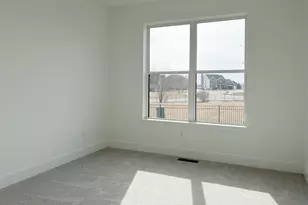 668 E Becker Pl, Sycamore, IL 60178 - Photo 10