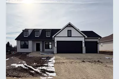 668 E Becker Place, Sycamore, IL 60178 - Photo 2