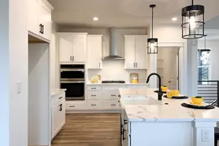 668 E Becker Pl, Sycamore, IL 60178 - Photo 14