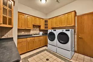 601 Ambriance Dr, Burr Ridge, IL 60527 - Photo 30