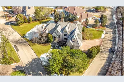 601 Ambriance Drive, Burr Ridge, IL 60527 - Photo 2