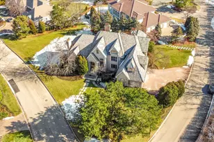 601 Ambriance Dr, Burr Ridge, IL 60527 - Photo 2