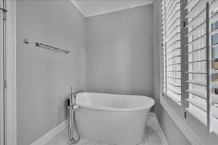 601 Ambriance Dr, Burr Ridge, IL 60527 - Photo 16