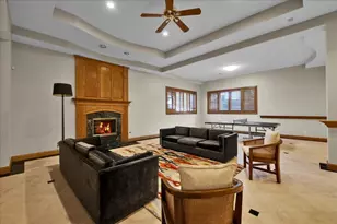 601 Ambriance Dr, Burr Ridge, IL 60527 - Photo 30