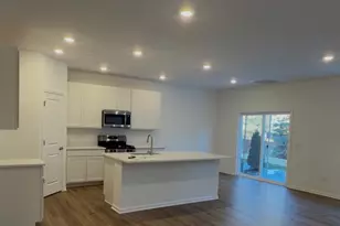 10232 McMahon Wy, Huntley, IL 60142 - Photo 2