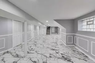 10229 S Calumet Ave, Chicago, IL 60628 - Photo 32