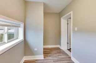 10229 S Calumet Ave, Chicago, IL 60628 - Photo 20