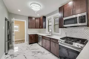 10229 S Calumet Ave, Chicago, IL 60628 - Photo 12