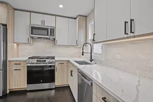 212 N Louis St, Mount Prospect, IL 60056 - Photo 4