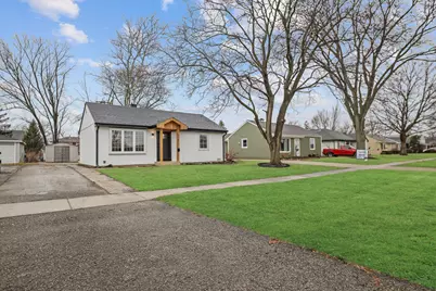212 N Louis Street, Mount Prospect, IL 60056 - Photo 2