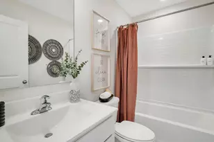 2237 Lake Shore Dr, Schaumburg, IL 60196 - Photo 12