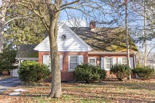 345 Woodstock Ave, Glen Ellyn, IL 60137 - Photo 1