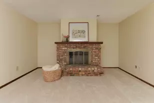 105 S Devonshire Dr, Bloomington, IL 61704 - Photo 18