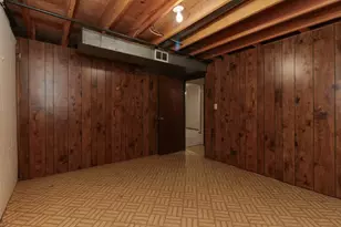 105 S Devonshire Dr, Bloomington, IL 61704 - Photo 26