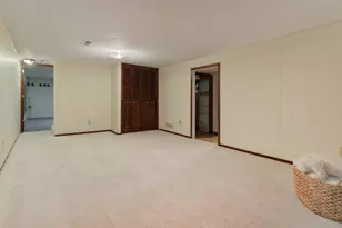 105 S Devonshire Dr, Bloomington, IL 61704 - Photo 20