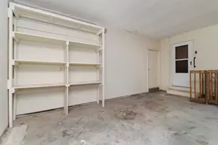 105 S Devonshire Dr, Bloomington, IL 61704 - Photo 30