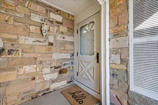 1150 Thompson Blvd, Buffalo Grove, IL 60089 - Photo 2