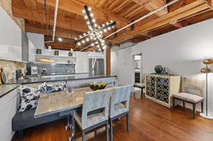 375 W Erie St, Chicago, IL 60654 - Photo 8