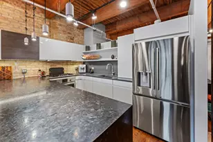 375 W Erie St, Chicago, IL 60654 - Photo 12