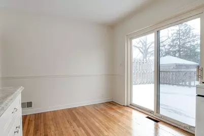 225 Walker Place, Mundelein, IL 60060 - Photo 8