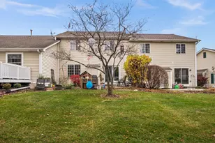 352 Normandie Dr, Sugar Grove, IL 60554 - Photo 24