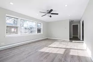 5358 S Narragansett Ave, Chicago, IL 60638 - Photo 2