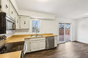 413 Plum St, Lake in the Hills, IL 60156 - Photo 16