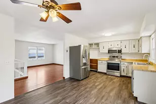 413 Plum St, Lake in the Hills, IL 60156 - Photo 12