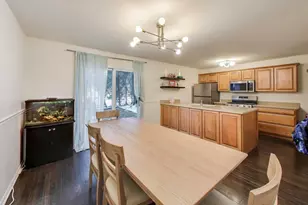 46 Oak Valley Dr, Cary, IL 60013 - Photo 8